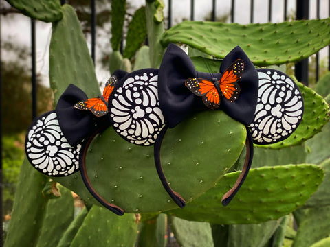 Black Talavera/ Ears